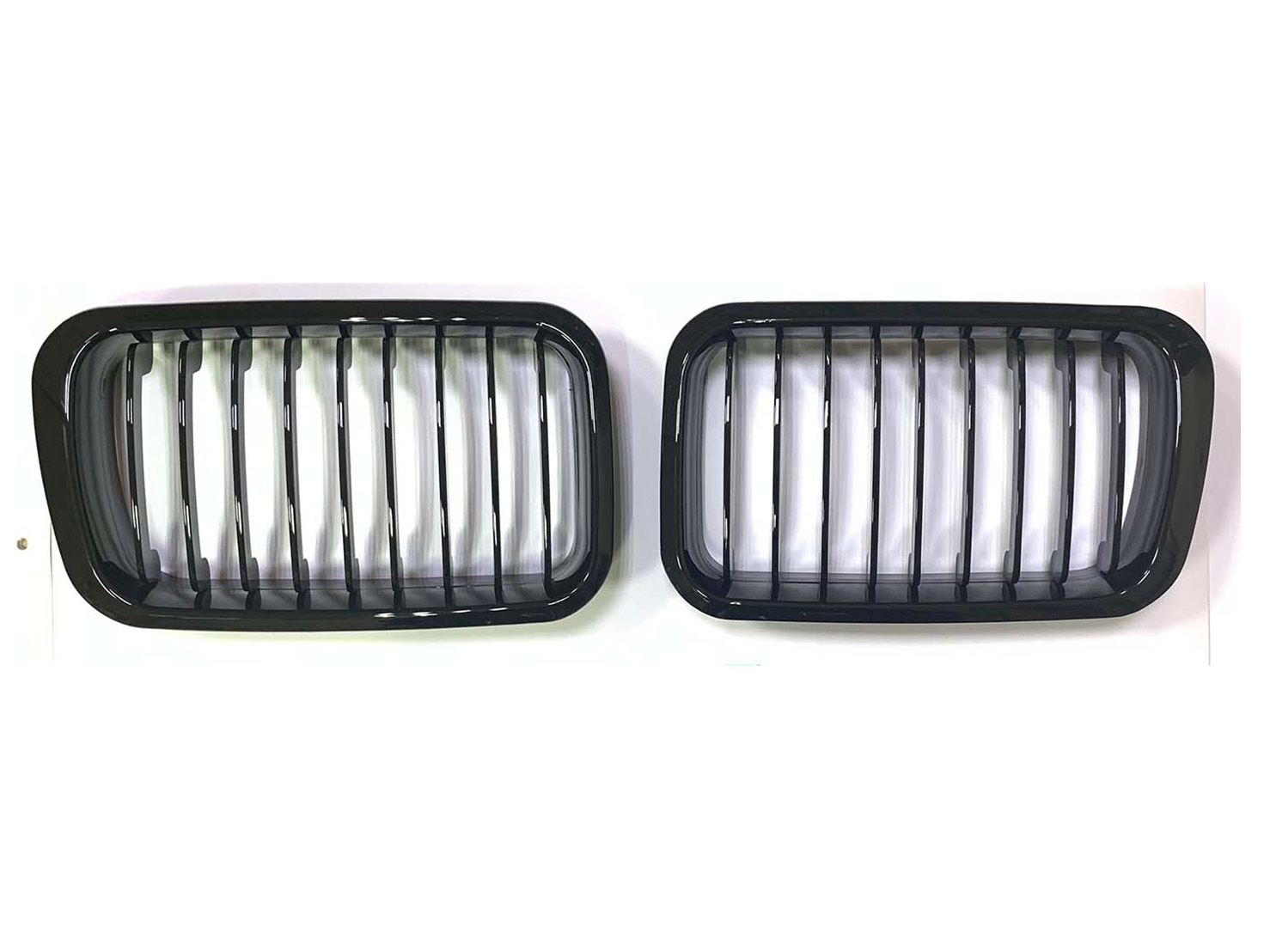 BMW 3 SERIES  E36 GRILLE LH/RH (9 SLOTS)