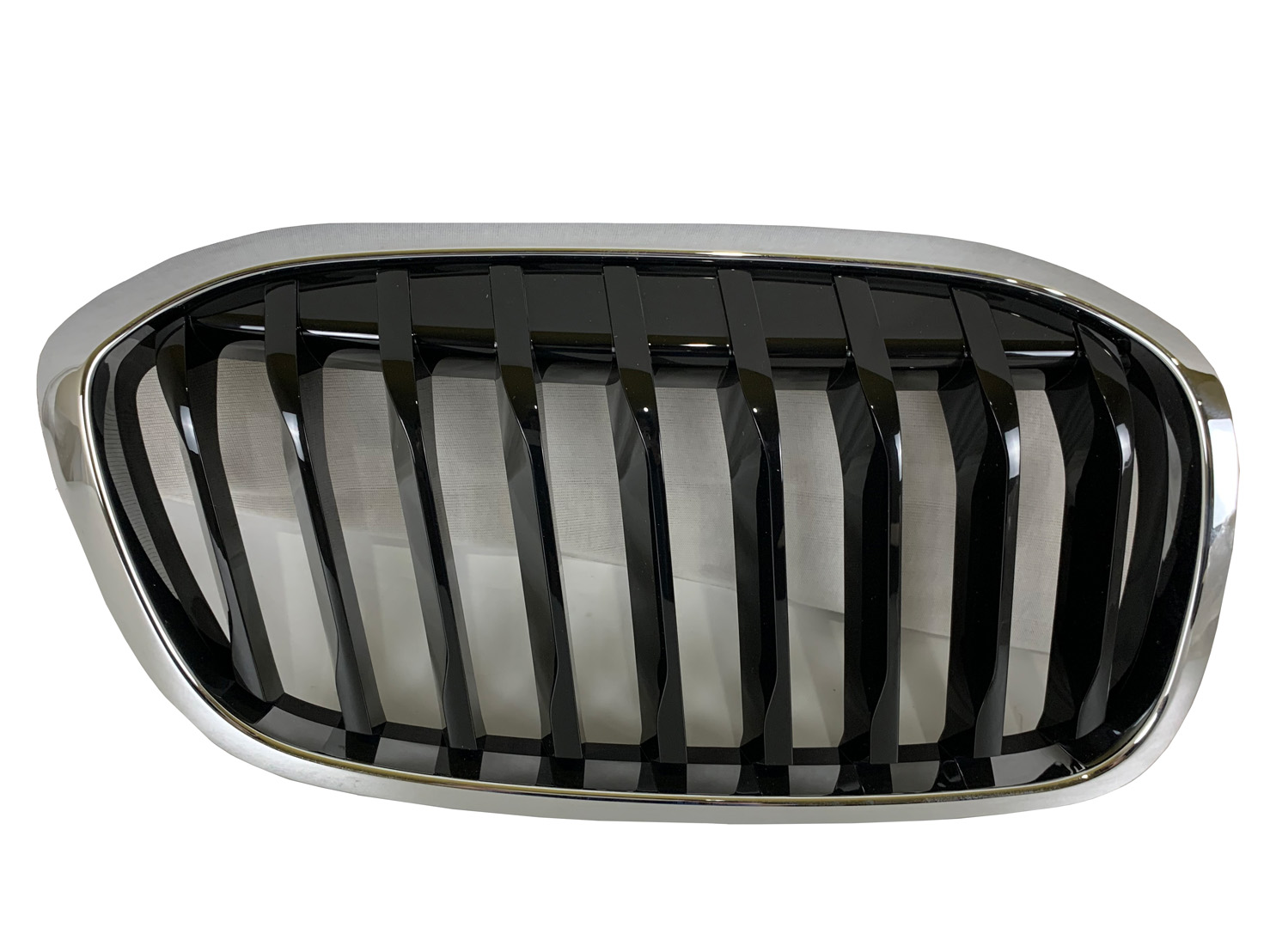 BMW 2 SERIES F46 GRILLE RH