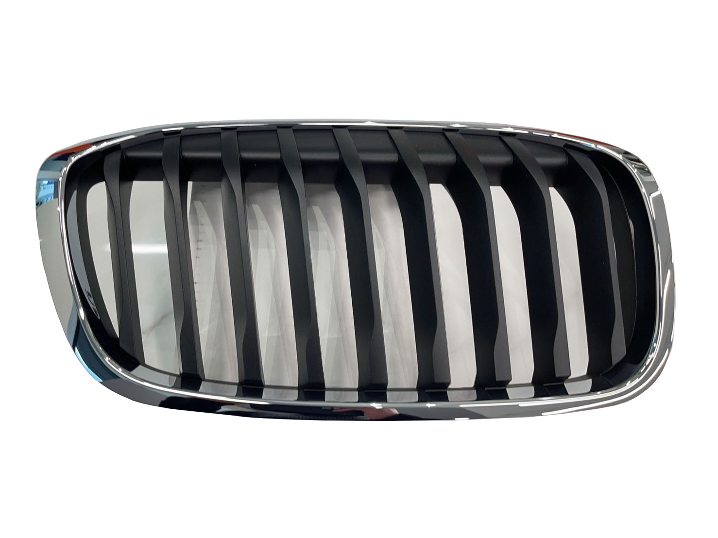 BMW 1 SERIES F45 GRILLE RH